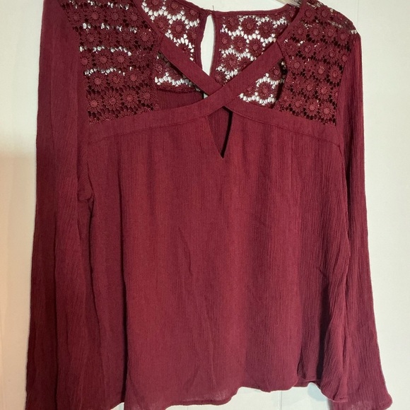 Charlotte Russe, Long Sleeve, V-Neck Burgundy Blouse Size L - Picture 4 of 8